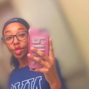 Meet your Posher, Lashea